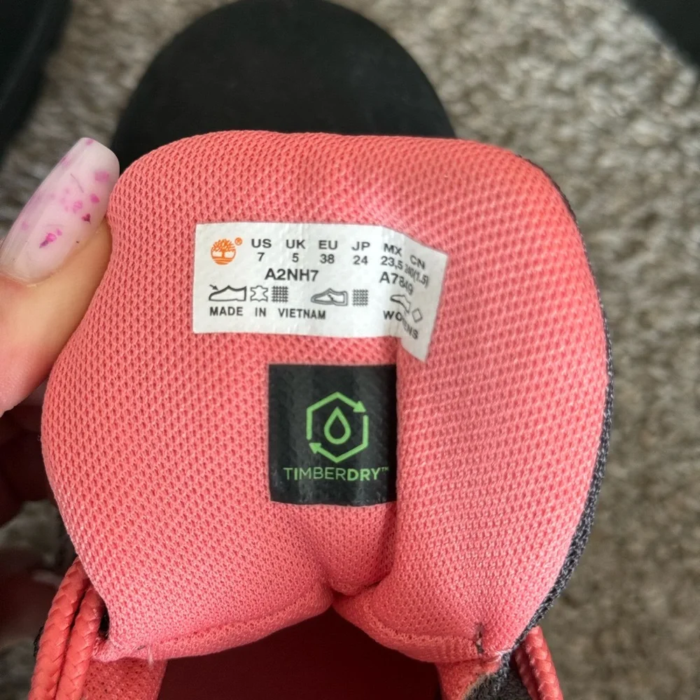 Timberland Black and Pink Outdoor Boots - Picture 5 of 5